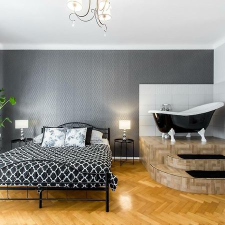 Clicktheflat Apartment Chmielna 7 وارسو المظهر الخارجي الصورة