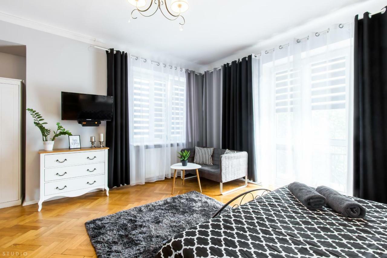 Clicktheflat Apartment Chmielna 7 وارسو المظهر الخارجي الصورة